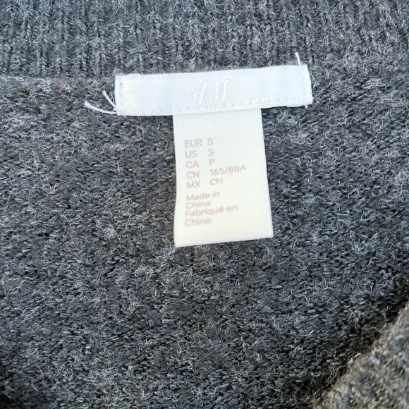 H&M Knit Crewneck Sweater with Beaded Pearls in Grey - Picture 4 of 9
